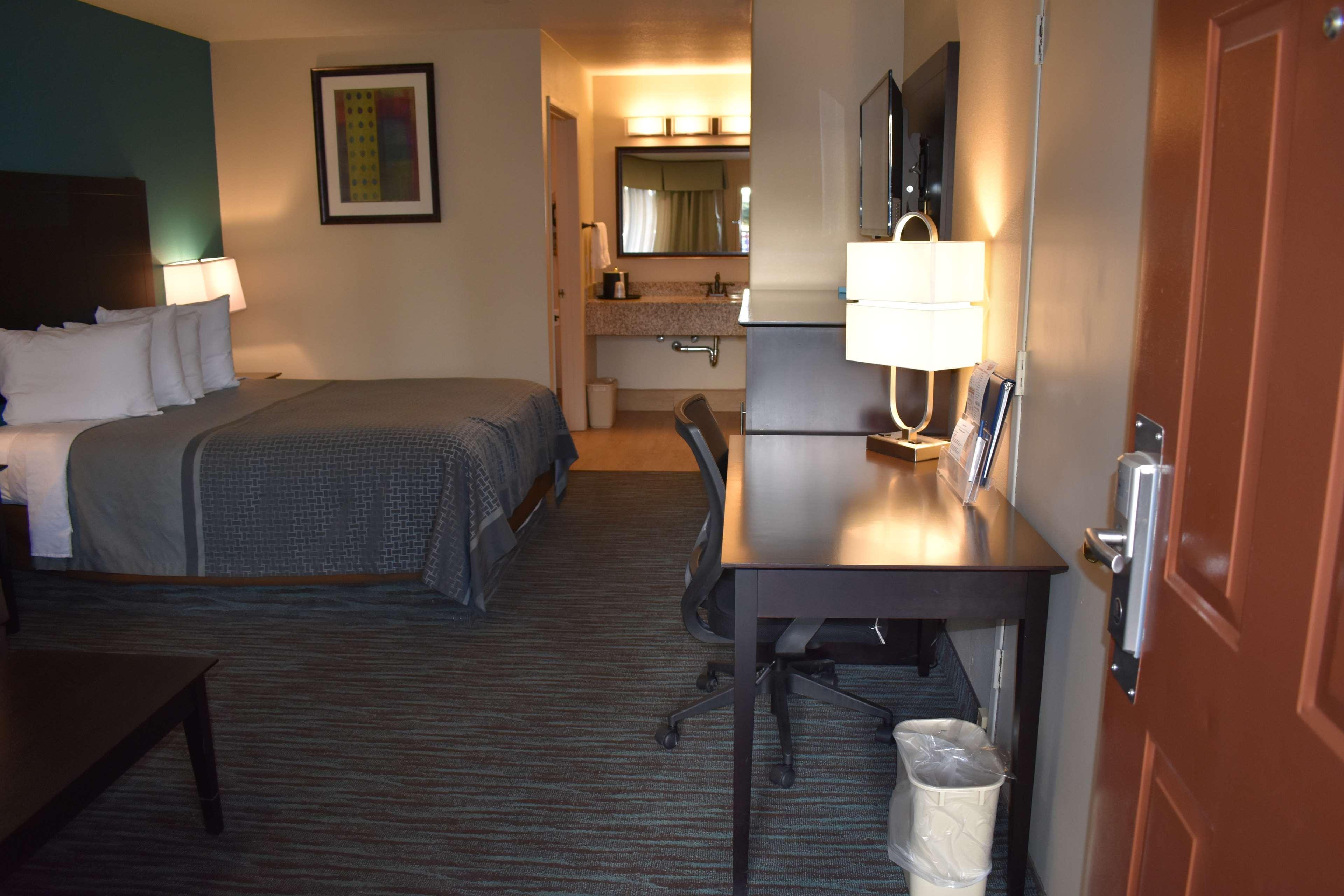 Best Western Apricot Inn Chaney Ranch Exterior photo